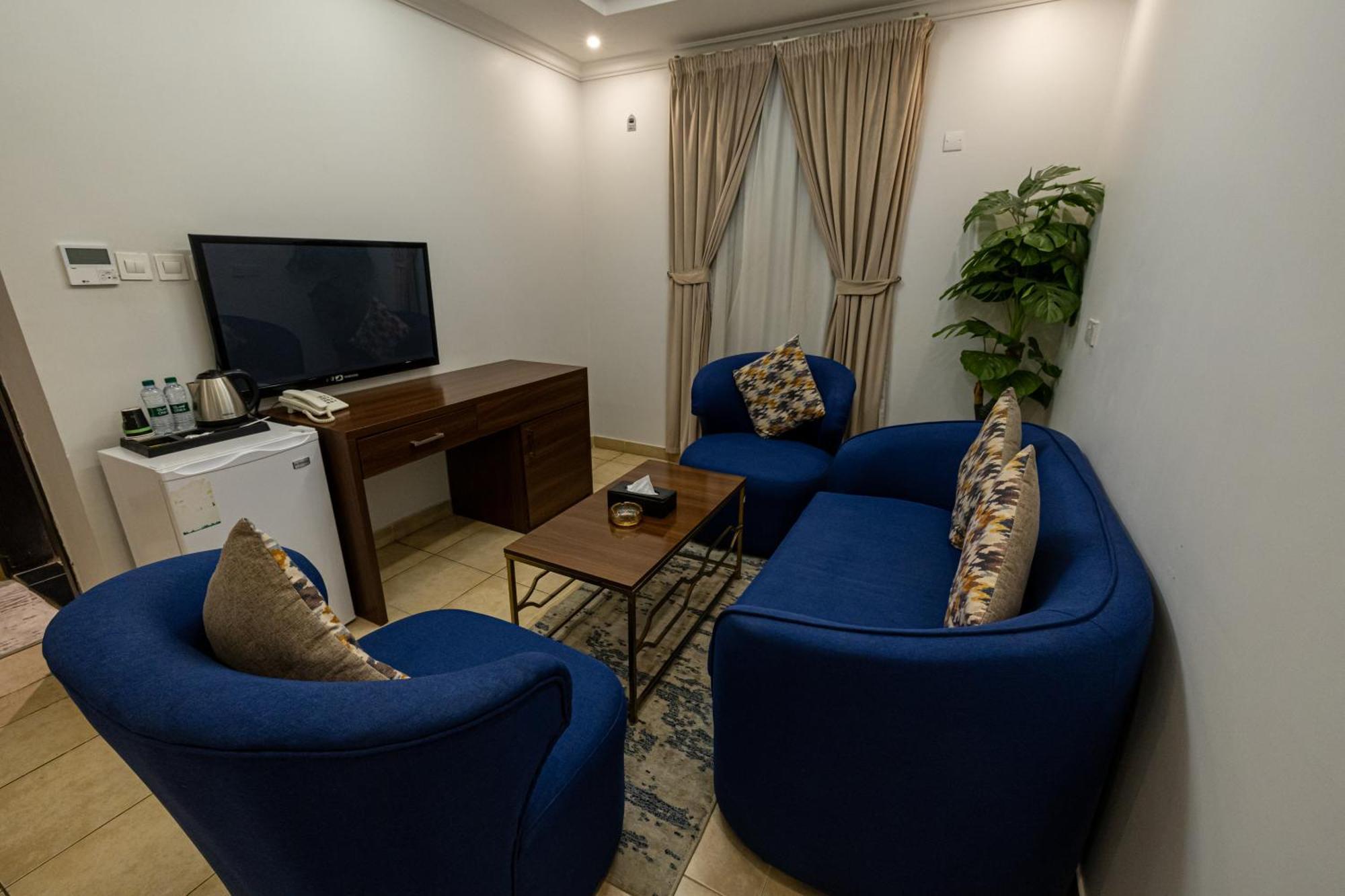 ال متعب سويتس المرسلات Riyadh