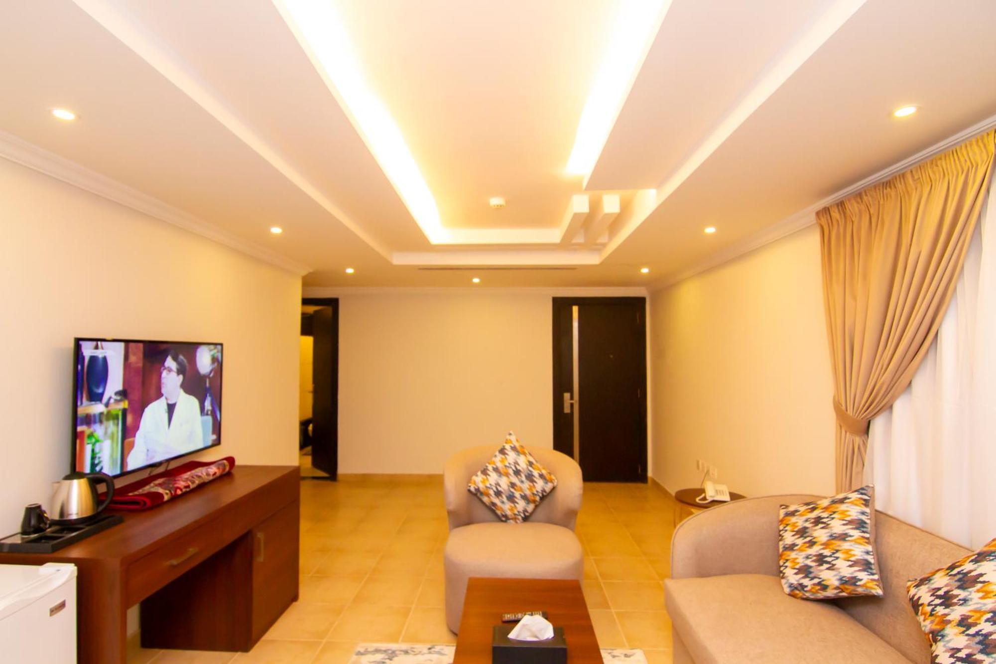 ال متعب سويتس المرسلات 4*